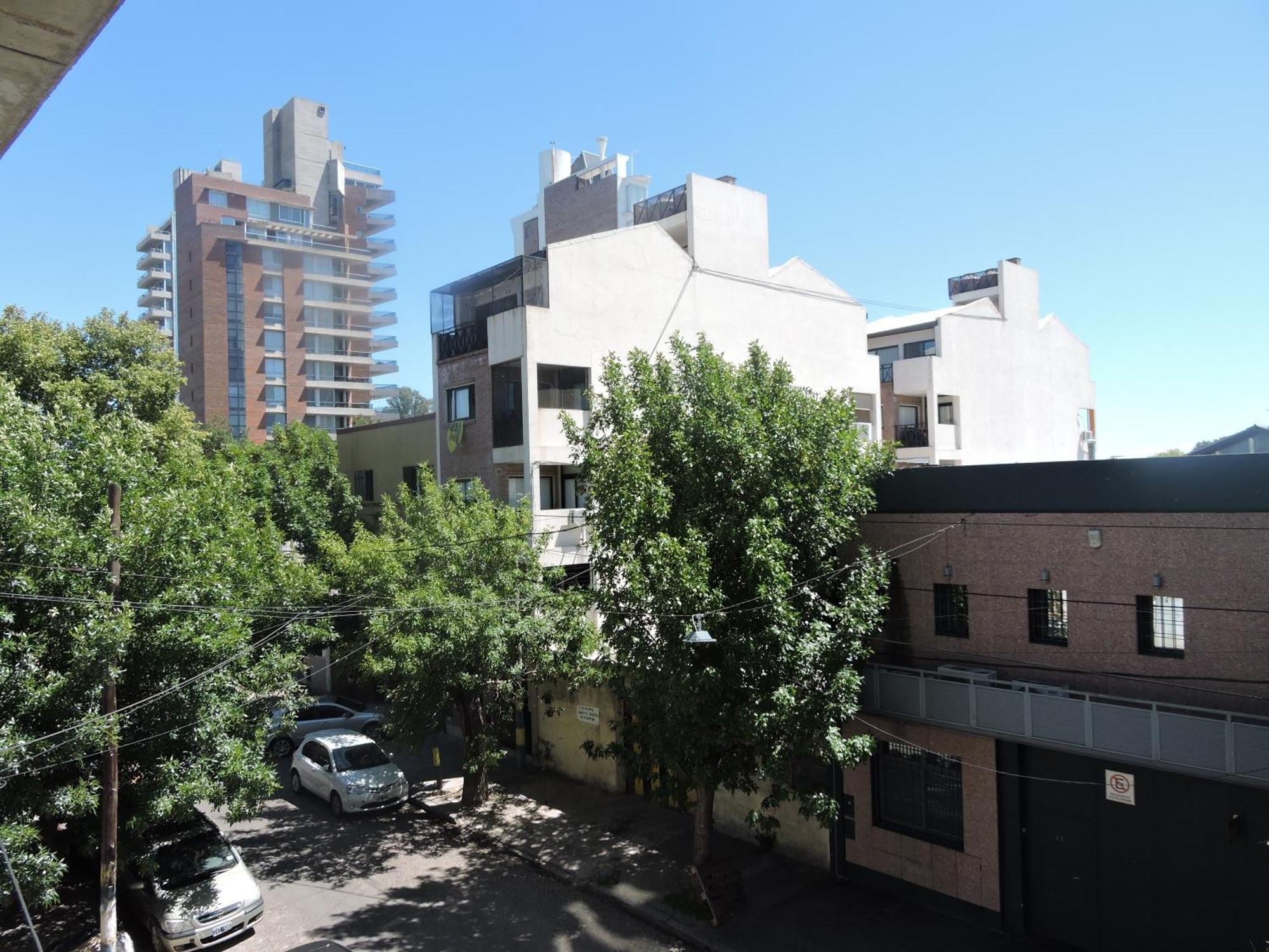 Ribera Parana , A Metros Del Rio *